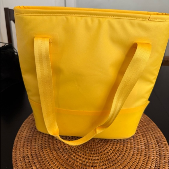 Hydro Flask Vibrant Yellow Tote - Picture 2 of 9
